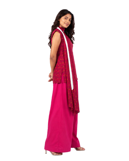 Fuchsia Floral Booti Sleeveless Kurti Set with Chiffon Dupatta